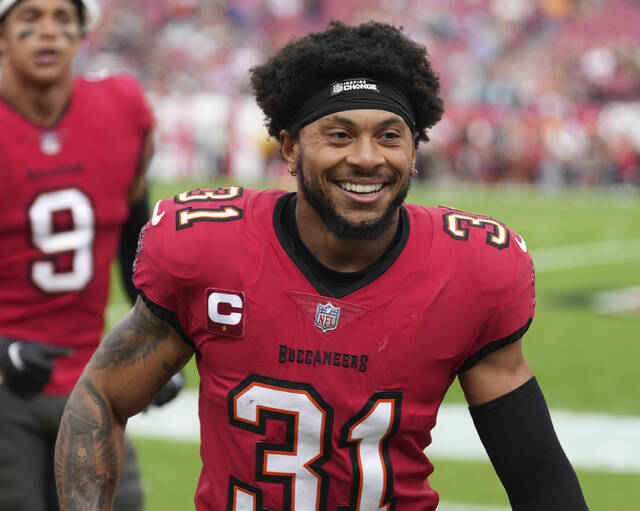 Les Buccaneers de Tampa Bay re-signent Antoine Winfield avec le salaire le plus élevé pour une sécurité de la NFL